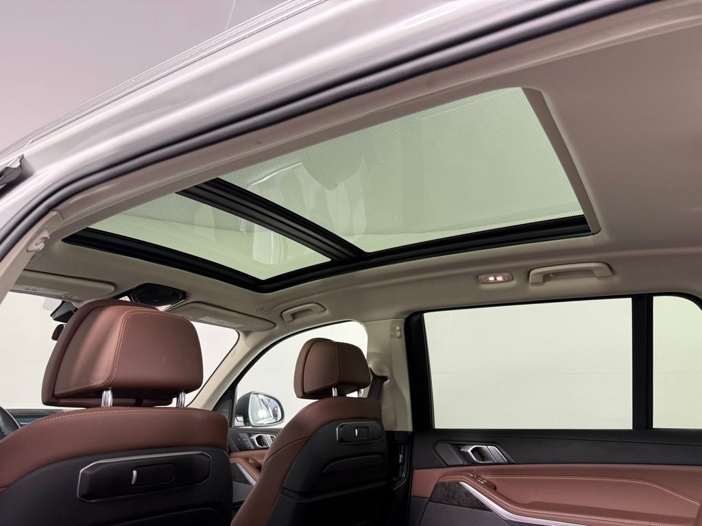 Thumbnail: 2024 BMW X7 - 23