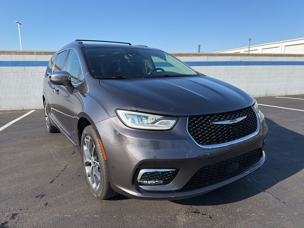 Thumbnail: 2021 Chrysler Pacifica - 7