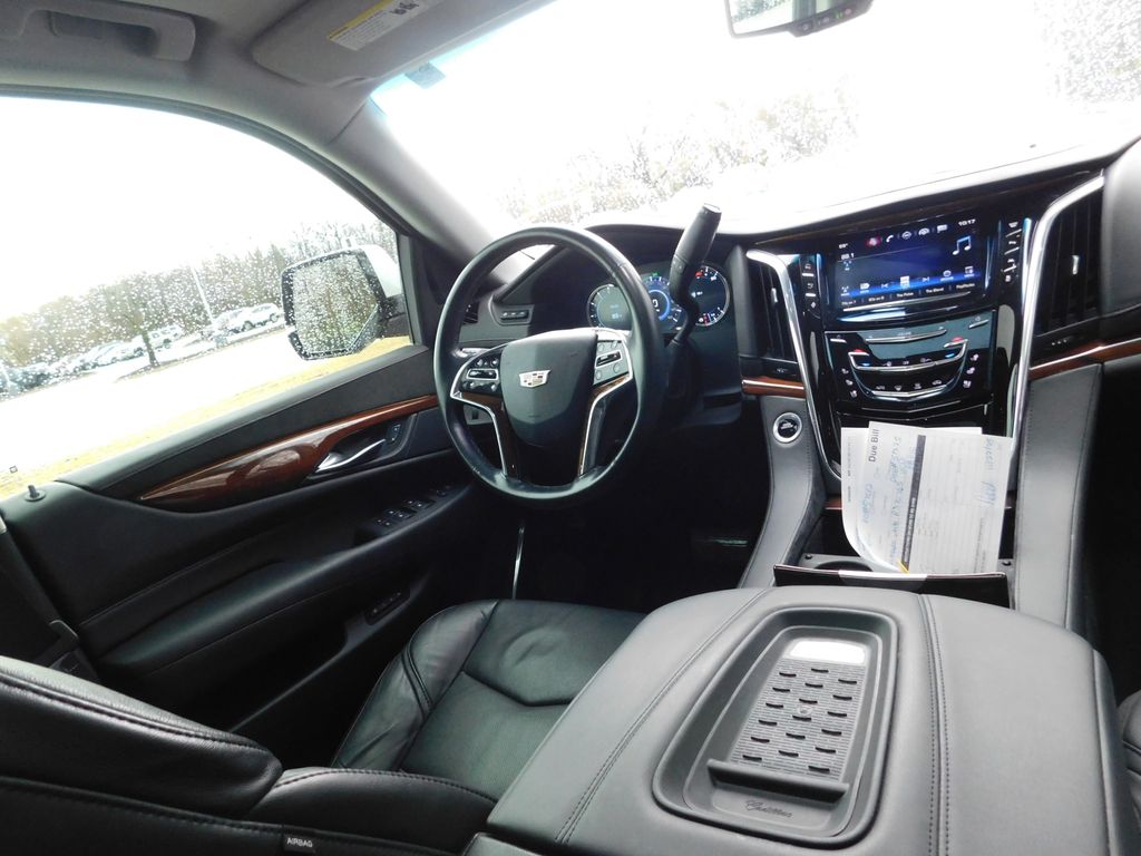 Thumbnail: 2016 Cadillac Escalade - 3