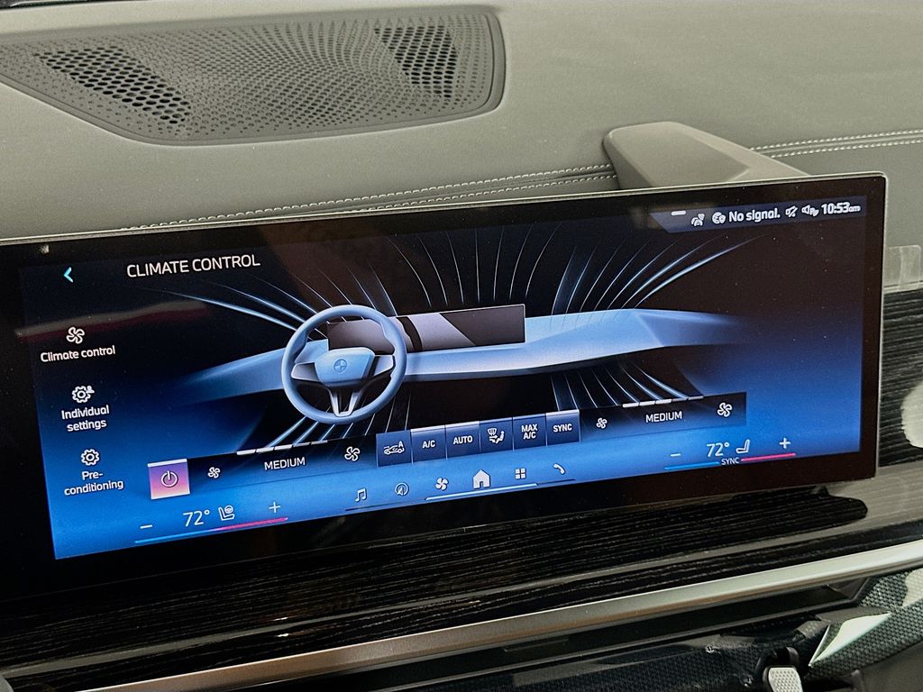 Thumbnail: 2026 BMW X7 - 14