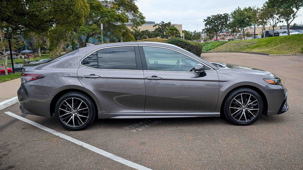 Used 2022 Toyota Camry SE 4D Sedan
