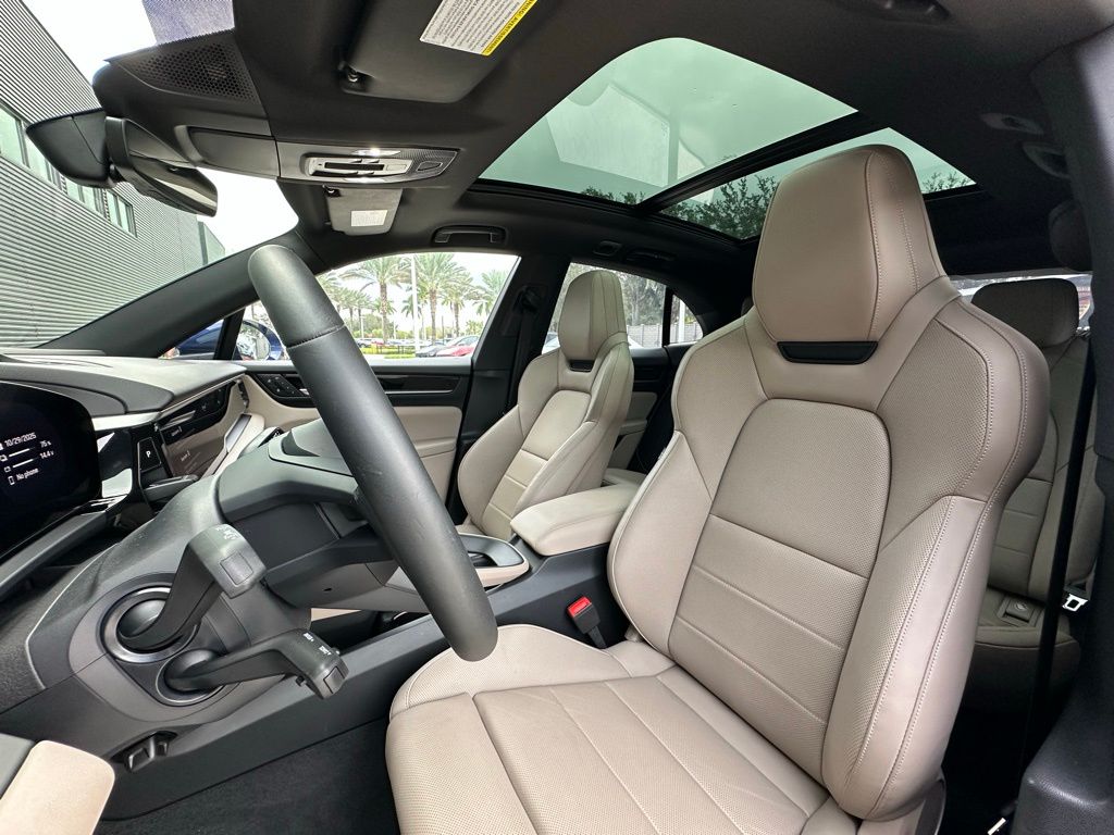 Thumbnail: 2025 Porsche Macan - 5