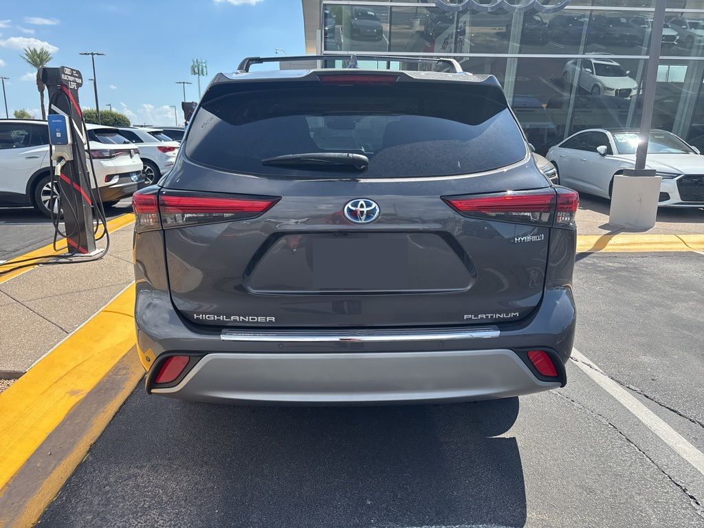 Thumbnail: 2021 Toyota Highlander - 5