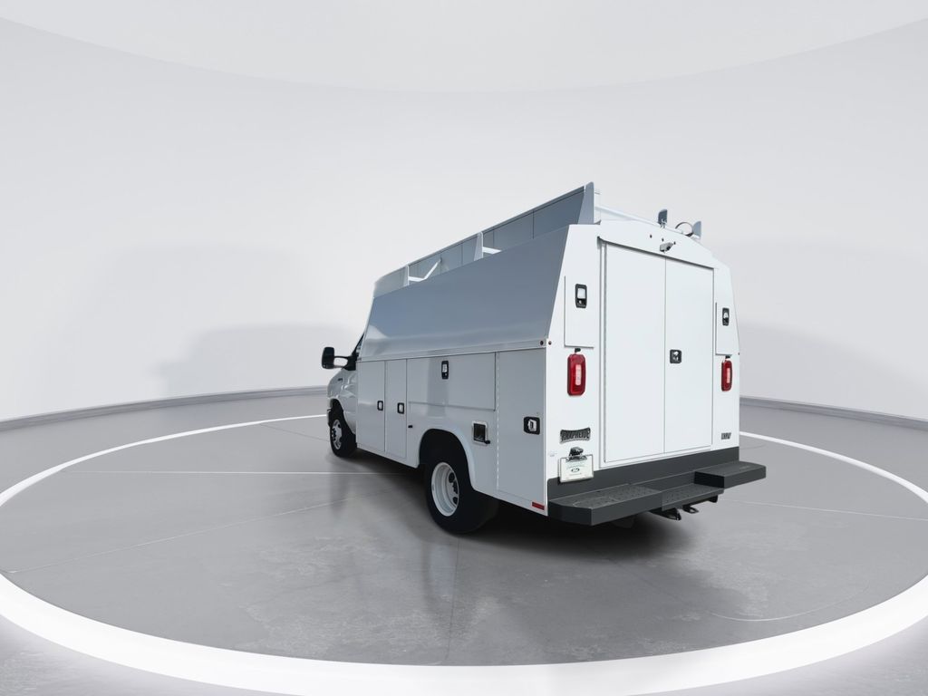 New 2025 Oxford White Ford E-350 SRW image 6