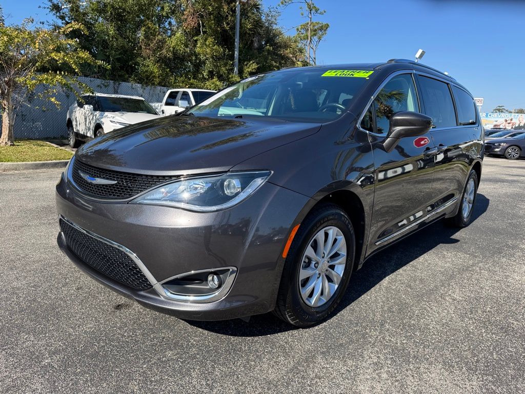 2019 Chrysler Pacifica Touring L 4