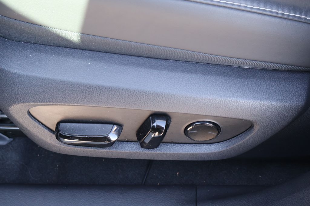 Thumbnail: 2025 Lexus RX - 11