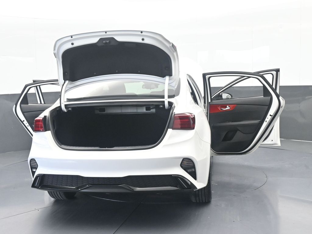 Used 2024 Snow White Pearl Kia GT-Line image 73