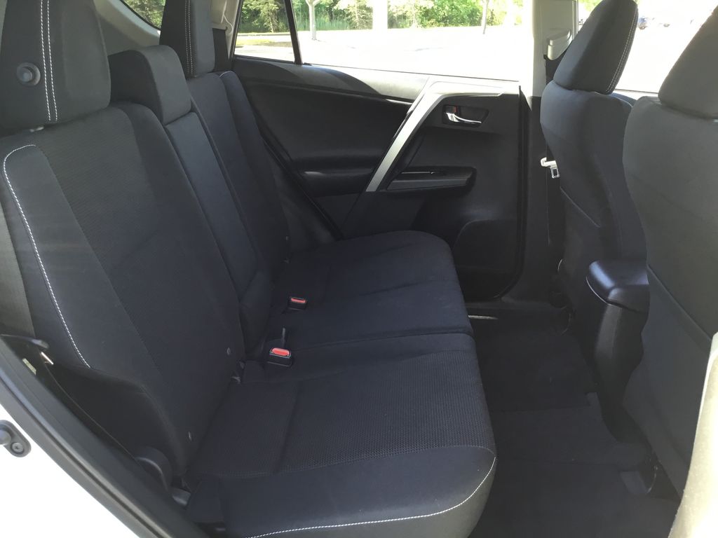 Thumbnail: 2018 Toyota RAV4 - 15