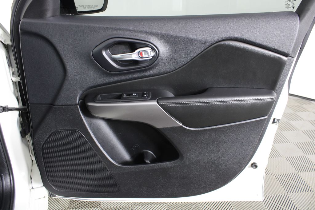Used 2019 Jeep Cherokee for sale in 