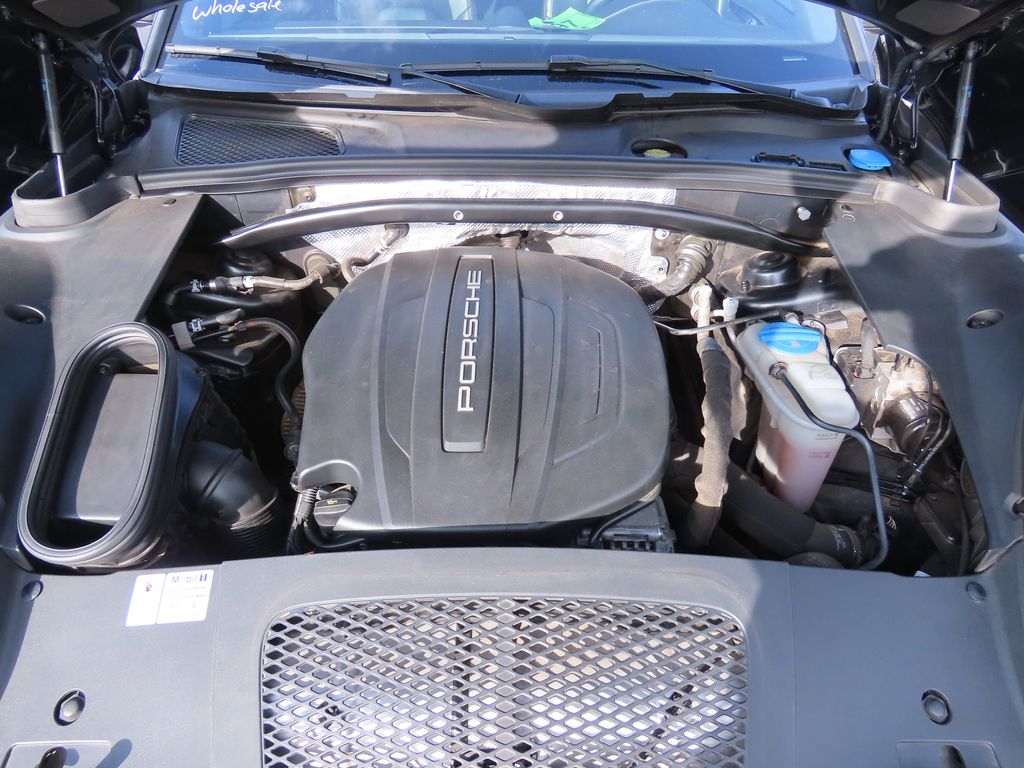 Thumbnail: 2017 Porsche Macan - 13