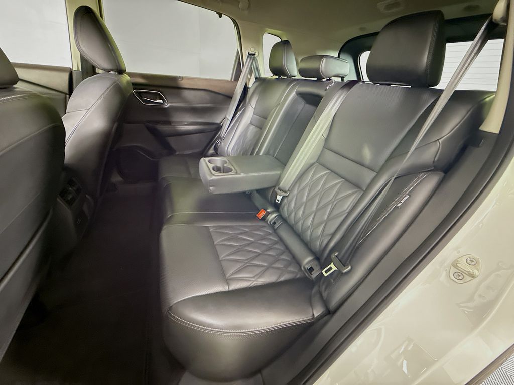 Thumbnail: 2023 Nissan Rogue - 25