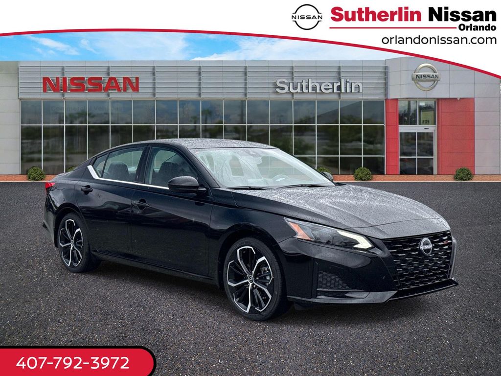 Super Black 2026 Nissan Altima 2.5 SR FWD Sedan Front-Wheel Drive Continuously Variable Transmission