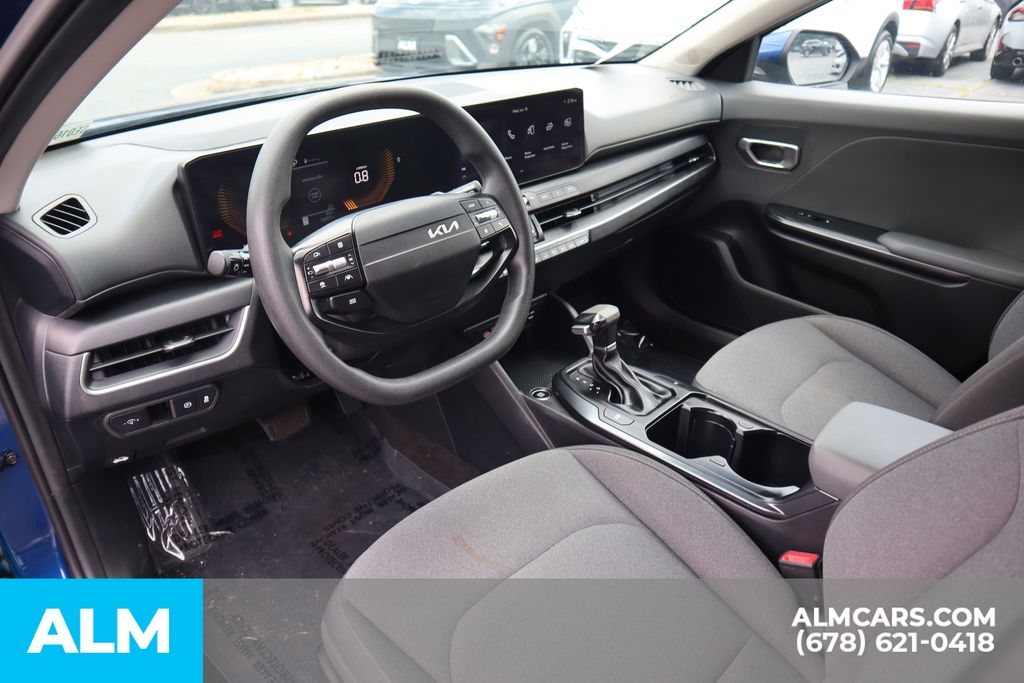 Used 2025 Blue Kia LXS image 10