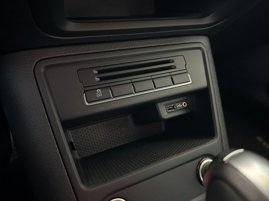 Thumbnail: 2016 Volkswagen Tiguan - 31