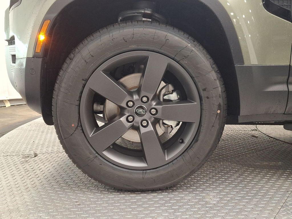 Thumbnail: 2025 Land Rover Defender - 5