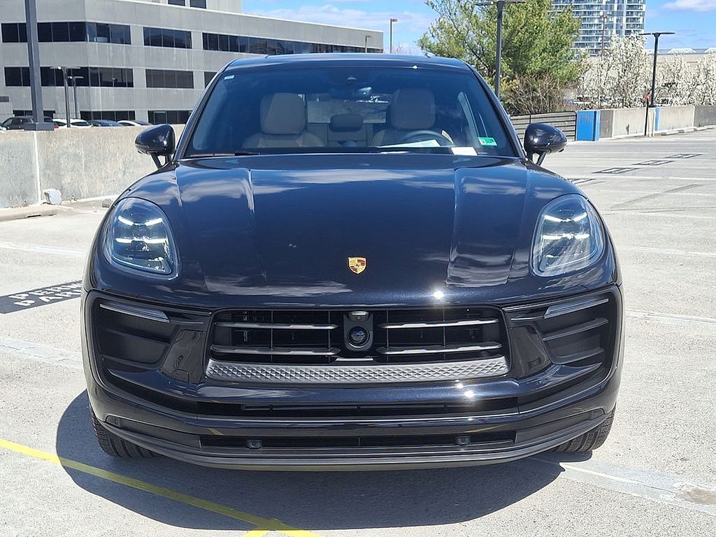 Thumbnail: 2025 Porsche Macan - 6