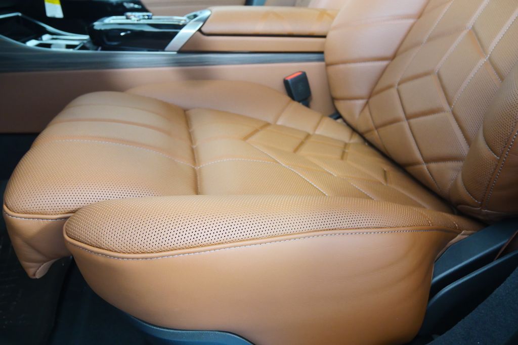 Thumbnail: 2026 BMW 7 Series - 9