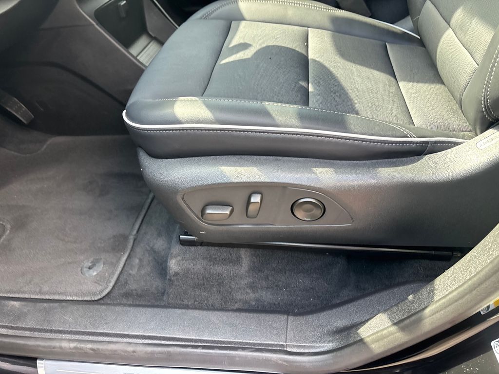 Used Car 2025 Buick Enclave  Preferred For Sale Under $40,000 In Austin, Texas