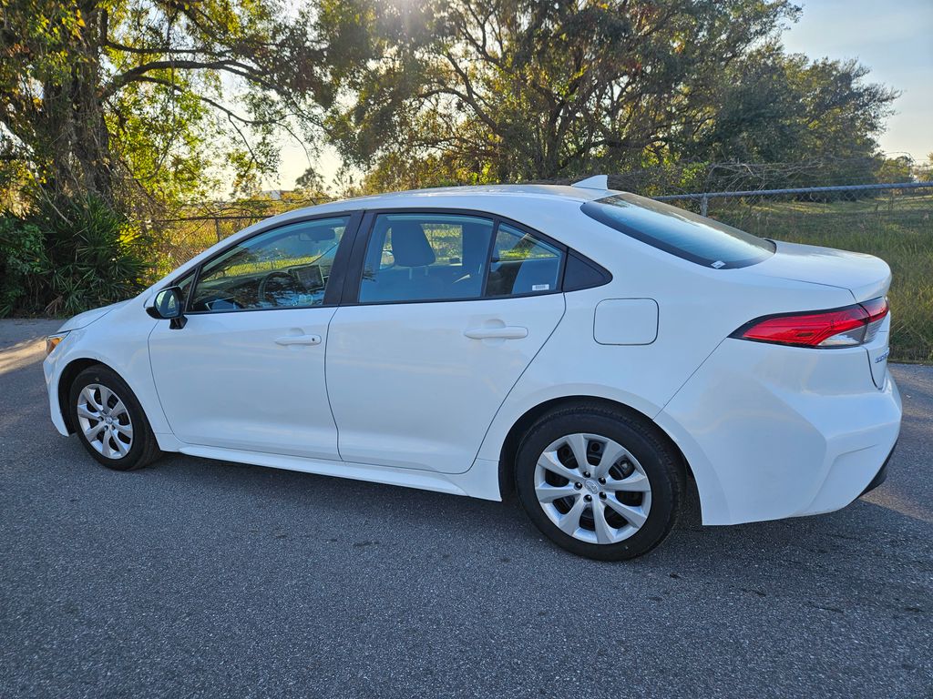 2023 Toyota Corolla LE 3