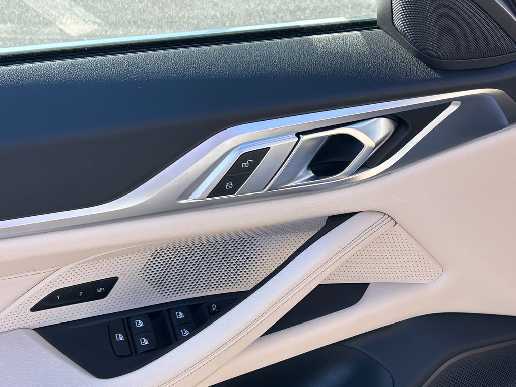 Thumbnail: 2023 BMW i4 - 12