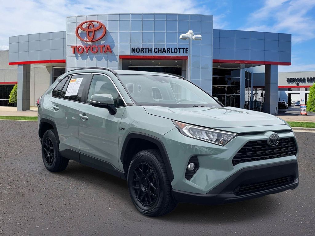 2020 Toyota RAV4 XLE