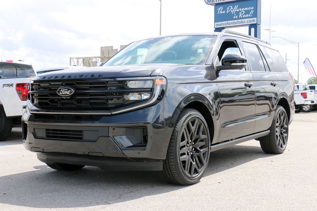 Dark Matter Gray Metallic 2026 Ford Expedition SUV / Crossover Four-Wheel Drive Automatic