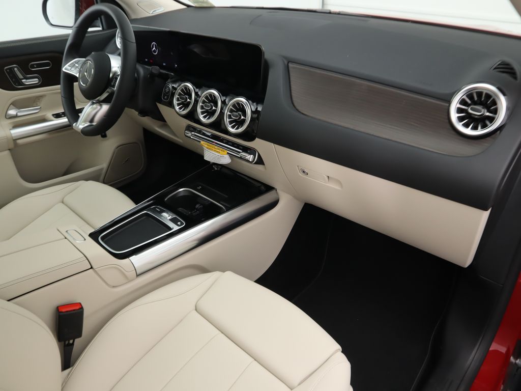 Thumbnail: 2025 Mercedes-Benz GLA - 18