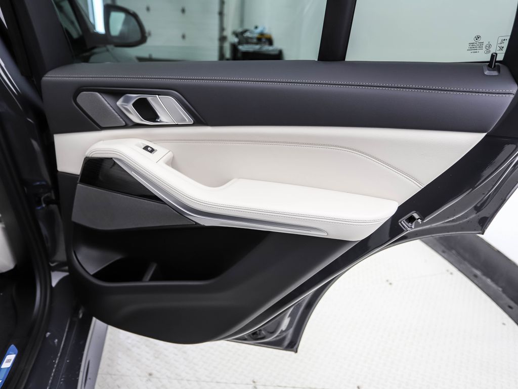 2026 BMW X5 xDrive50e 22