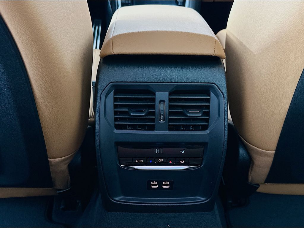 Thumbnail: 2026 BMW 3 Series - 18