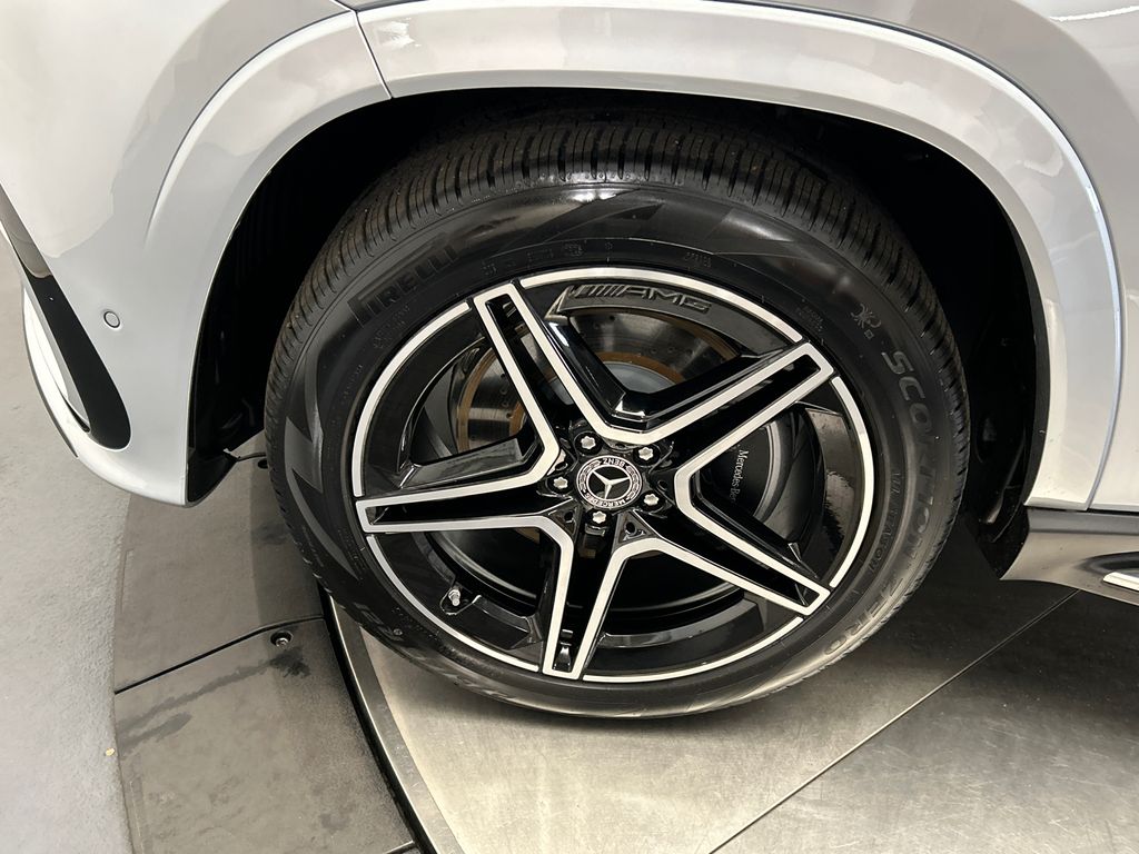 2025 Mercedes-Benz GLS 450 4MATIC 10