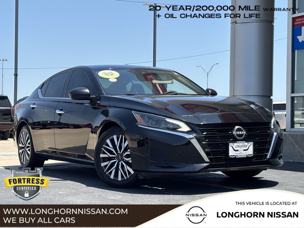 Super Black Clearcoat 2024 Nissan Altima Sedan Front-Wheel Drive Continuously Variable Transmission