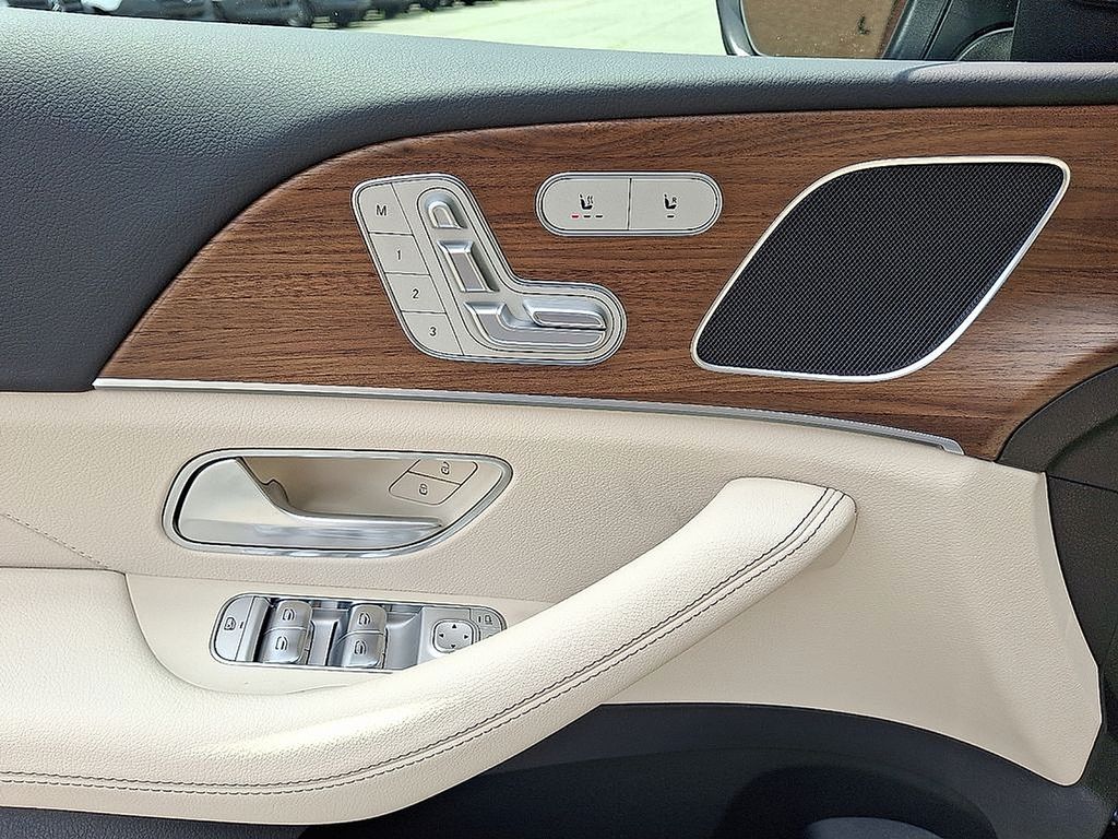 Thumbnail: 2025 Mercedes-Benz GLE - 9