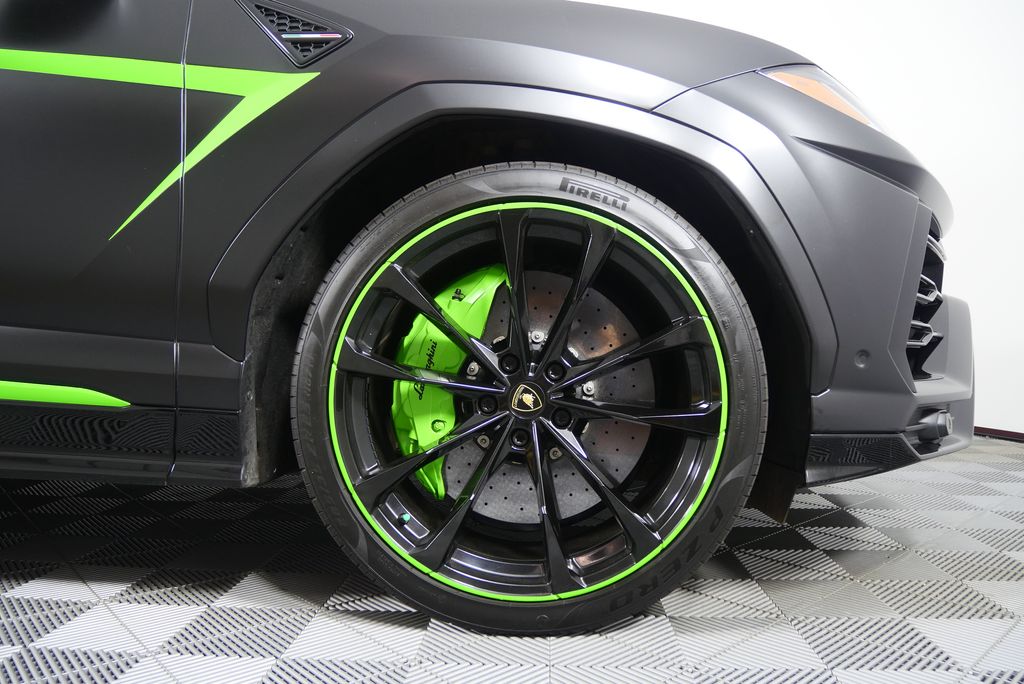 Thumbnail: 2020 Lamborghini Urus - 2