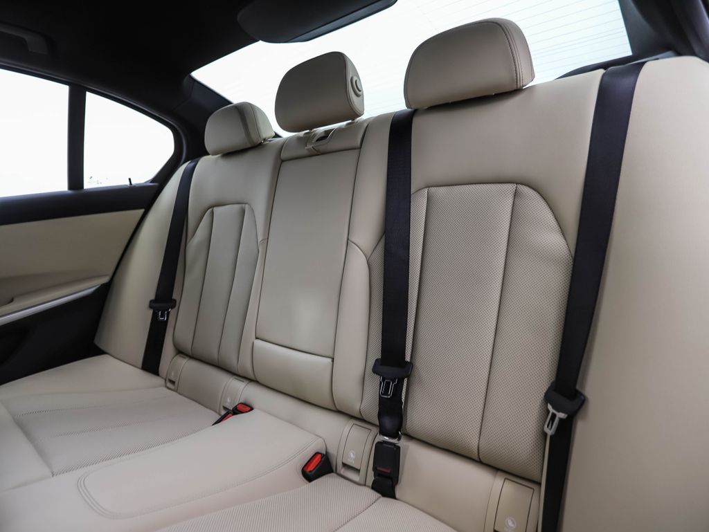 Thumbnail: 2026 BMW 3 Series - 24