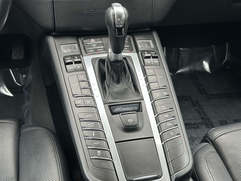 2017 Porsche Macan GTS 22