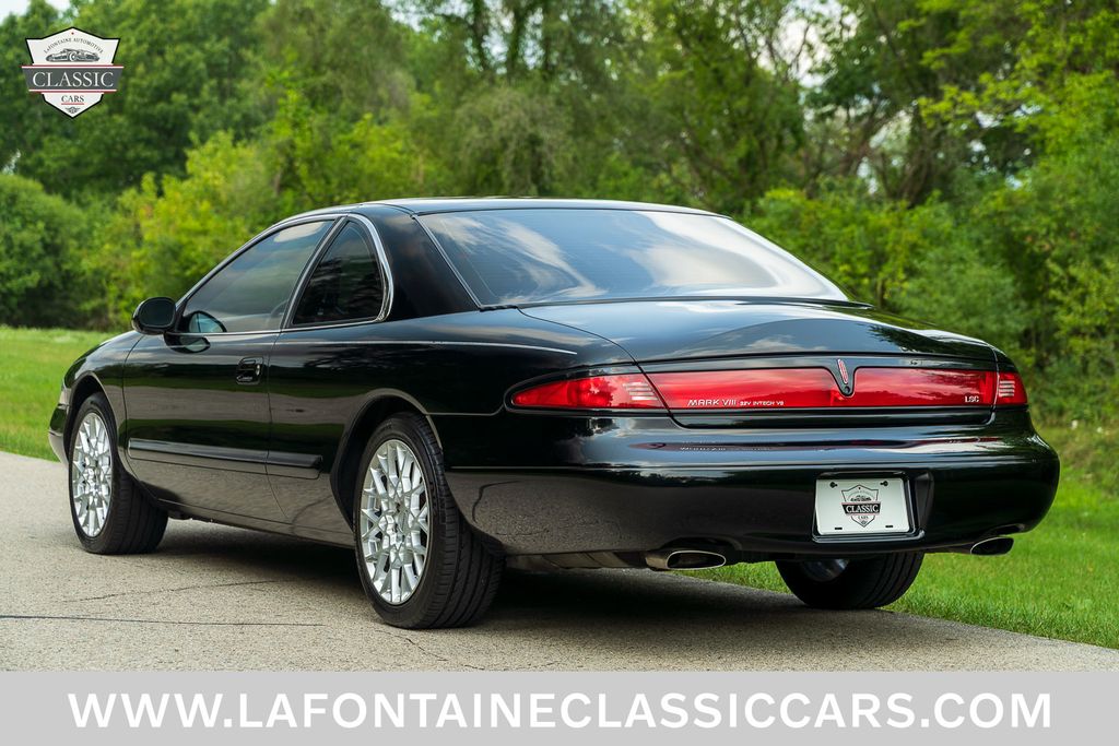 1997 Lincoln Mark VIII 26