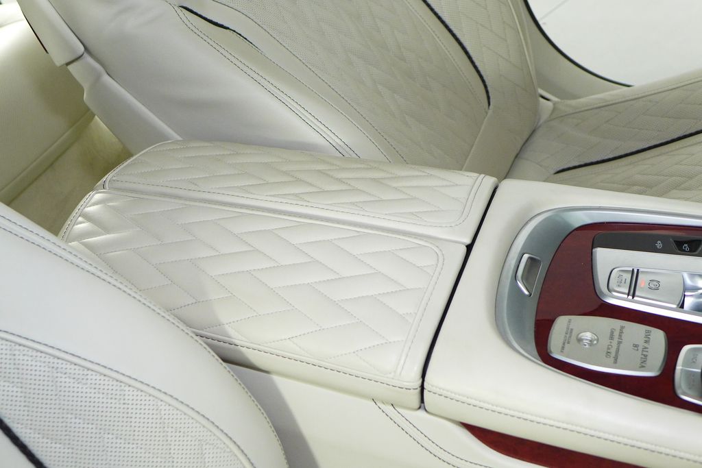 Thumbnail: 2021 BMW 7 Series - 16