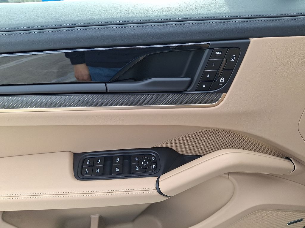 Thumbnail: 2026 Porsche Cayenne - 15