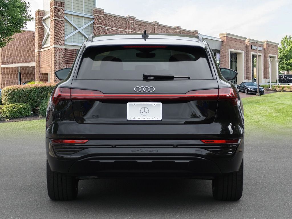 Thumbnail: 2024 Audi Q8 e-tron - 5
