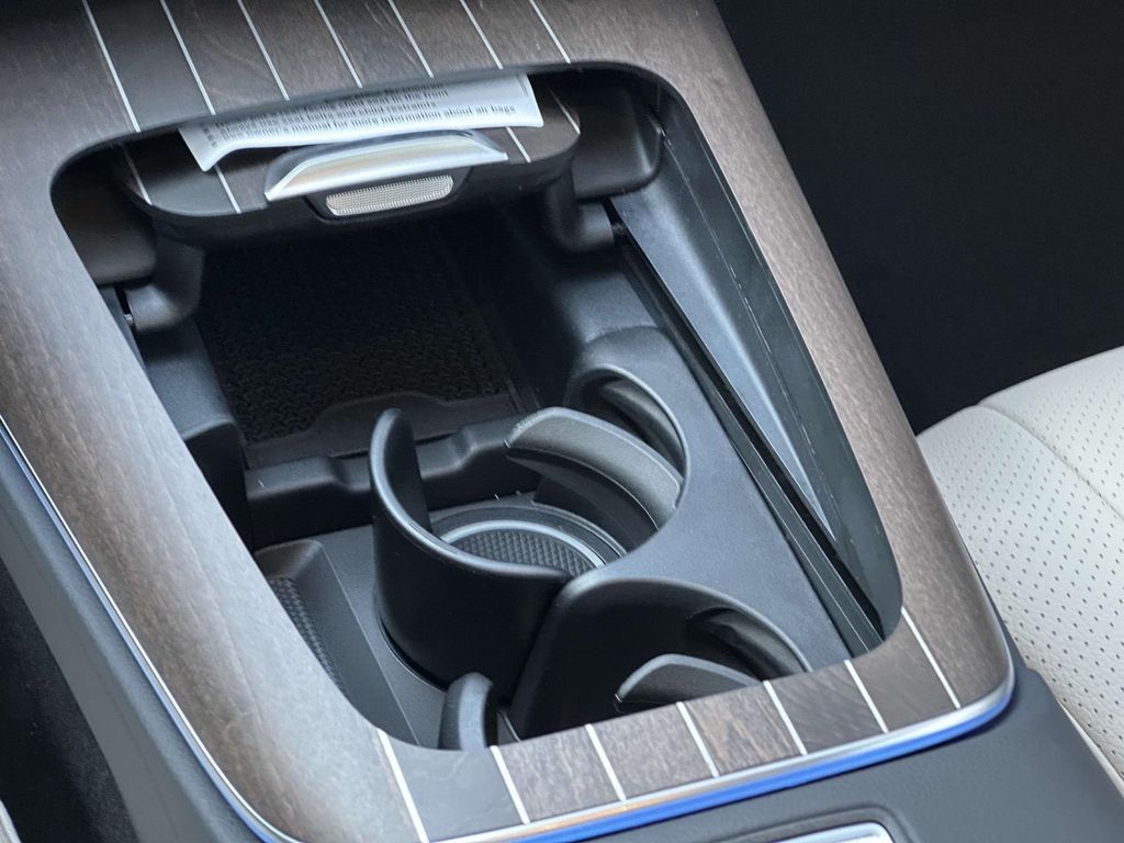 Thumbnail: 2025 Mercedes-Benz E-Class - 23