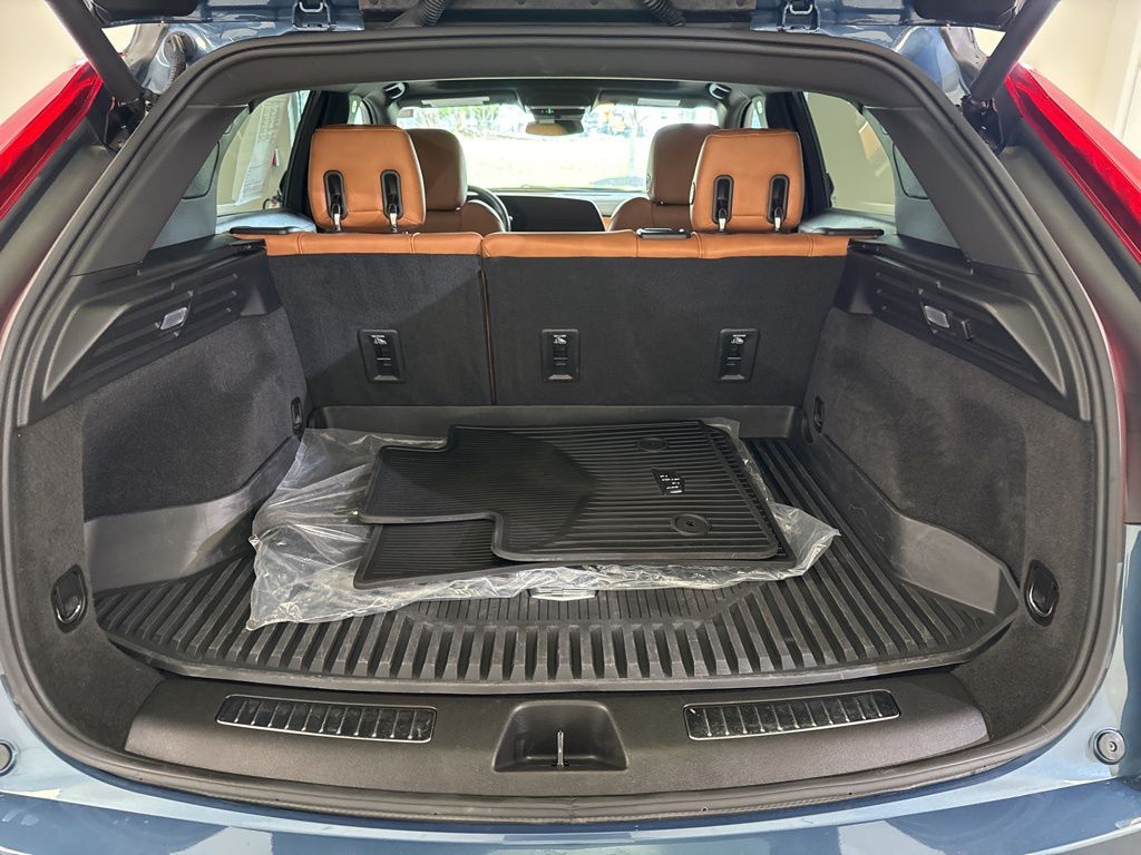 used 2024 Cadillac XT4 car, priced at $32,995