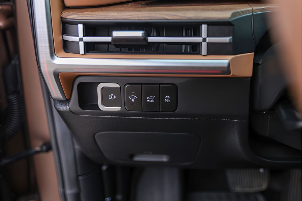 Used Car 2024 Hyundai Santa Fe Hybrid  Limited For Sale Under $40,000 In Austin, Texas