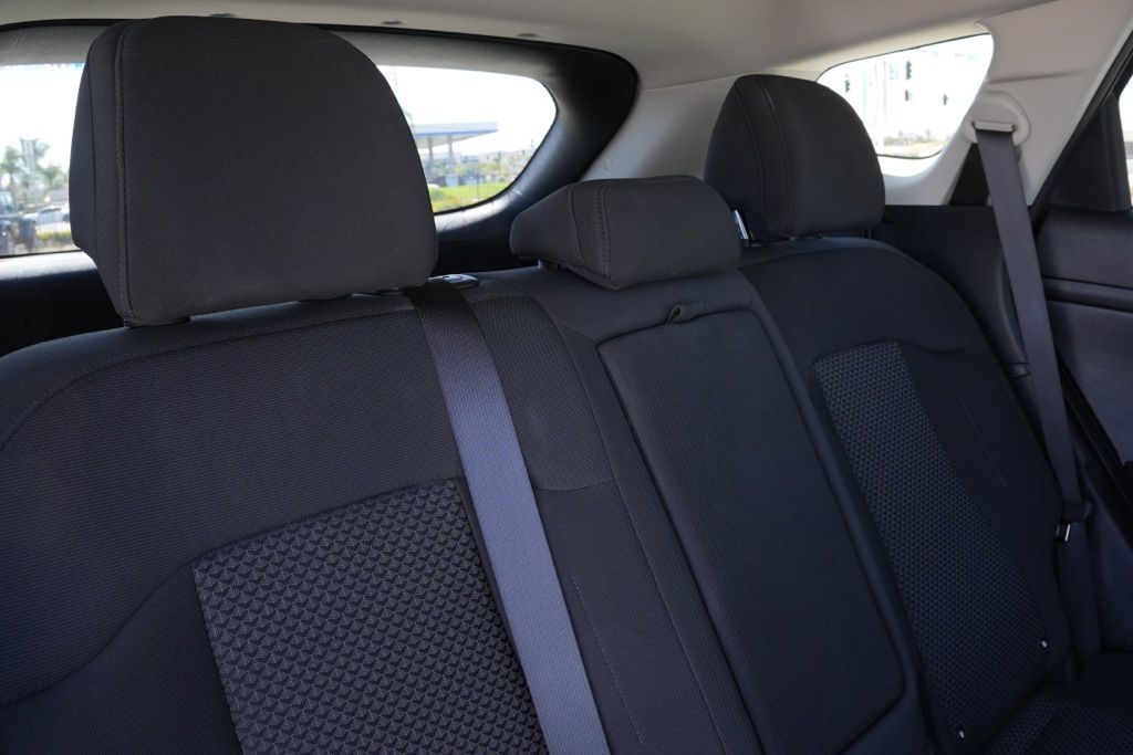 2025 Kia Sportage LX - Photo 17