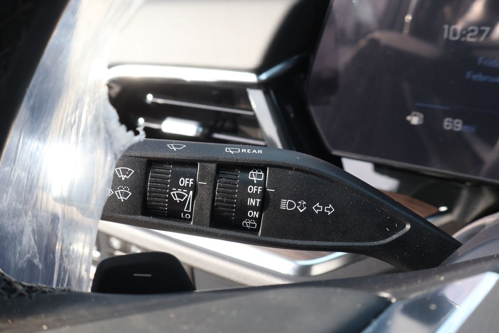 2025 Chevrolet Tahoe LS 20