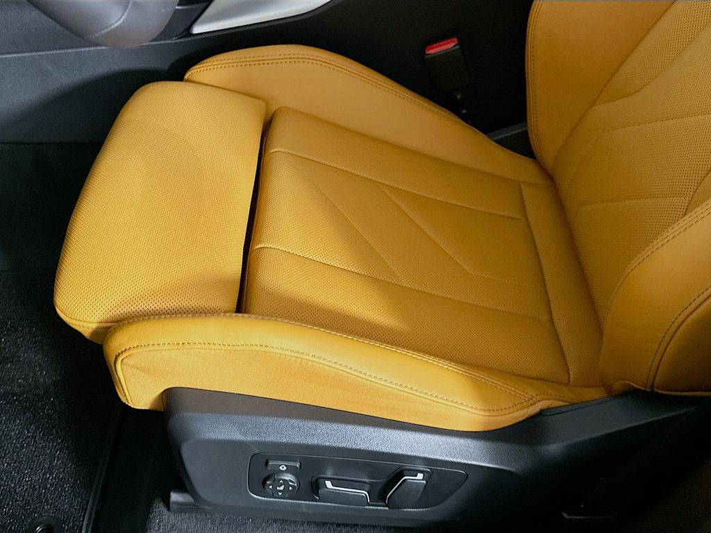 Thumbnail: 2026 BMW X3 - 21