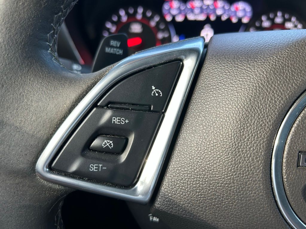 Thumbnail: 2019 Chevrolet Camaro - 24