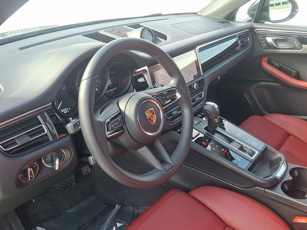 Thumbnail: 2023 Porsche Macan - 4