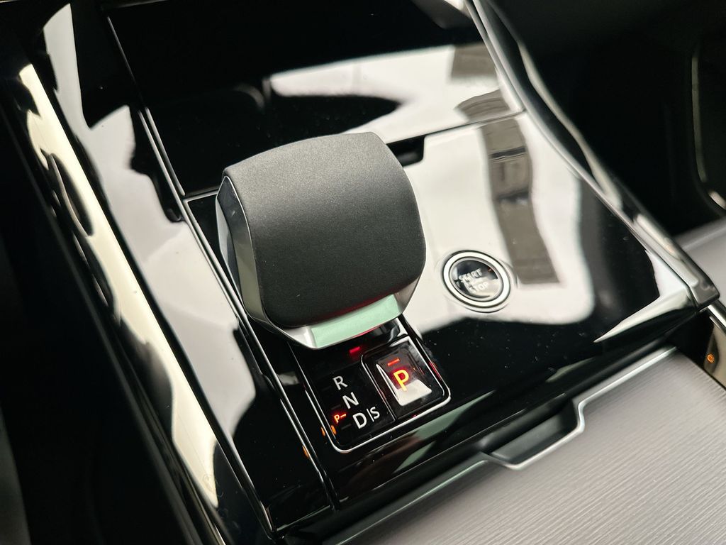 Thumbnail: 2025 Land Rover Range Rover Sport - 9