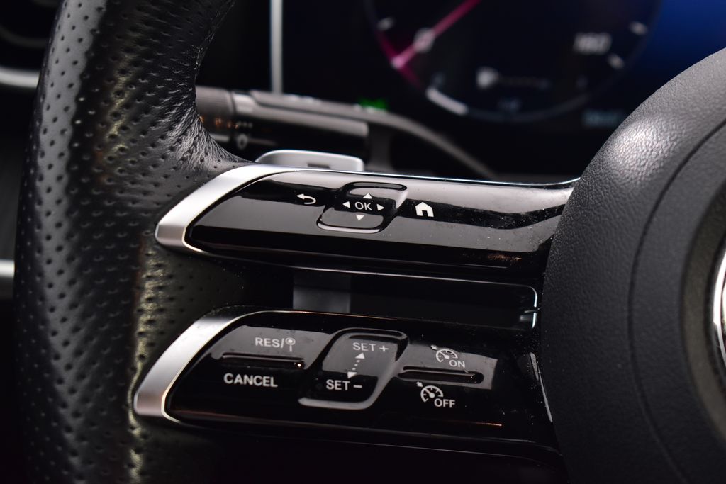 Thumbnail: 2023 Mercedes-Benz C-Class - 16