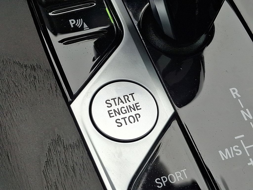 2022 BMW X7 xDrive40i 28